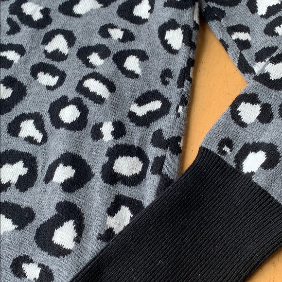 RACHEL ZOE Leopard Print Zip Up Sweater - Picture 12 of 14